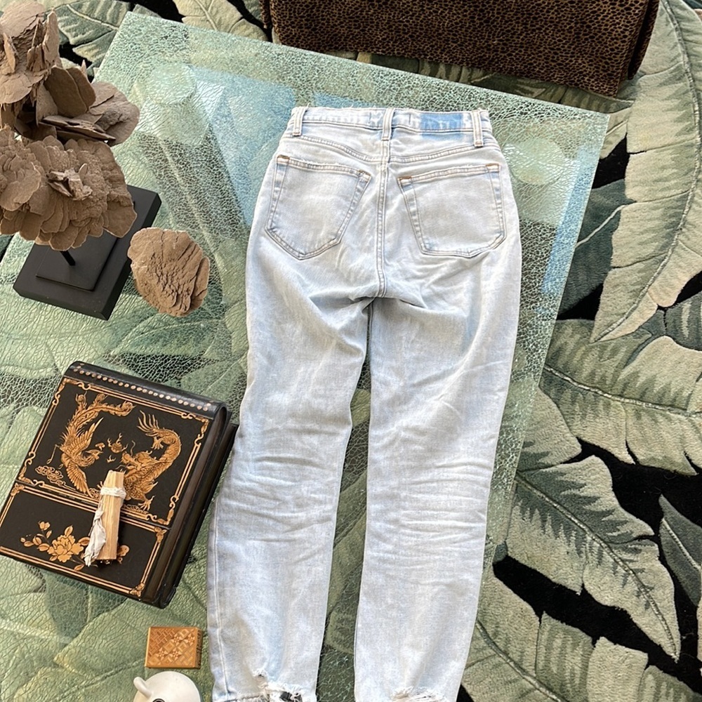 Abercrombie & Fitch The Ankle Straight Ultra High Rise (completely sold out) - Picture 4 of 6